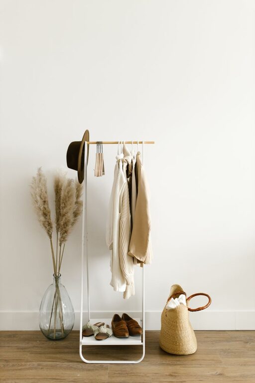 How to Build a Basic Capsule Wardrobe
